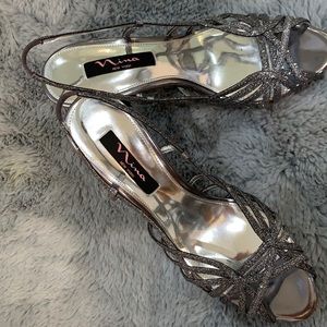Never worn sling back pumps